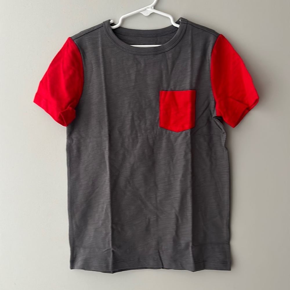 NEW Lands End boys gray red color block cotton pocket tee size medium 8 boys